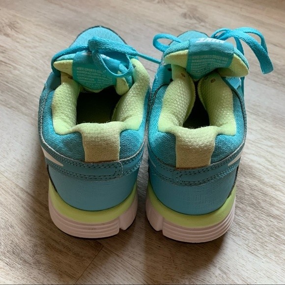 Nike Dual Fusion Sneakers, Size 7 - Picture 3 of 5